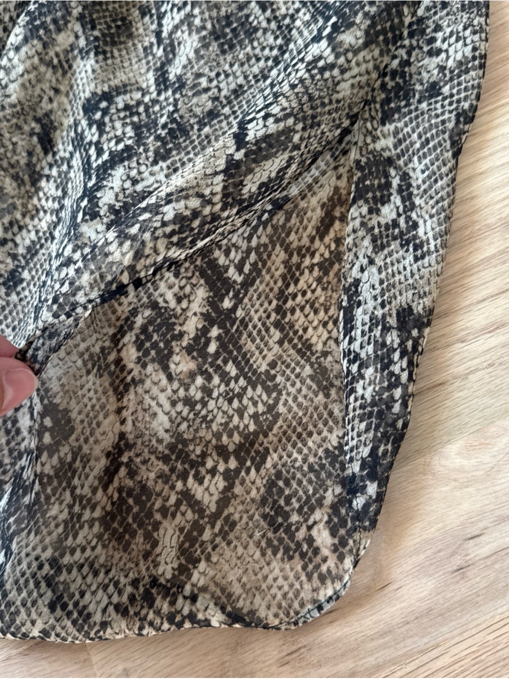 VERONICA BEARD Lowell Snake Print Silk Blouse With Camisole Size 4 Professional - Picture 9 of 11